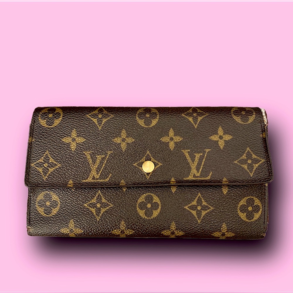 Louis Vuitton wallet monogram